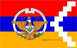 Флаг Нагорного Карабаха с гербом
